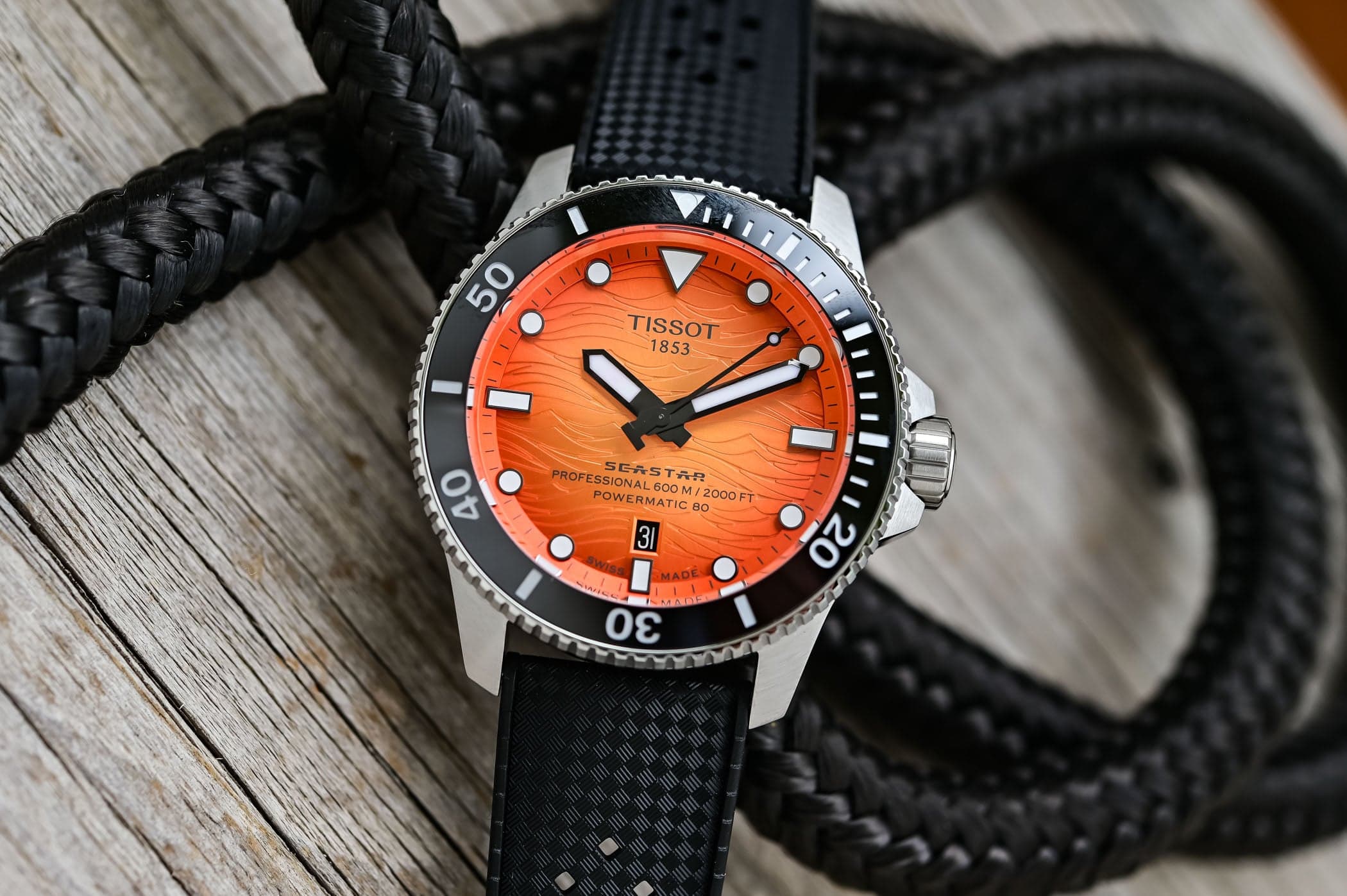 Tissot Seastar 2000 Professional (2026): غوّاصة ISO 6425 ملكة القيمة تتقلّص إلى 44 mm بألوان جديدة