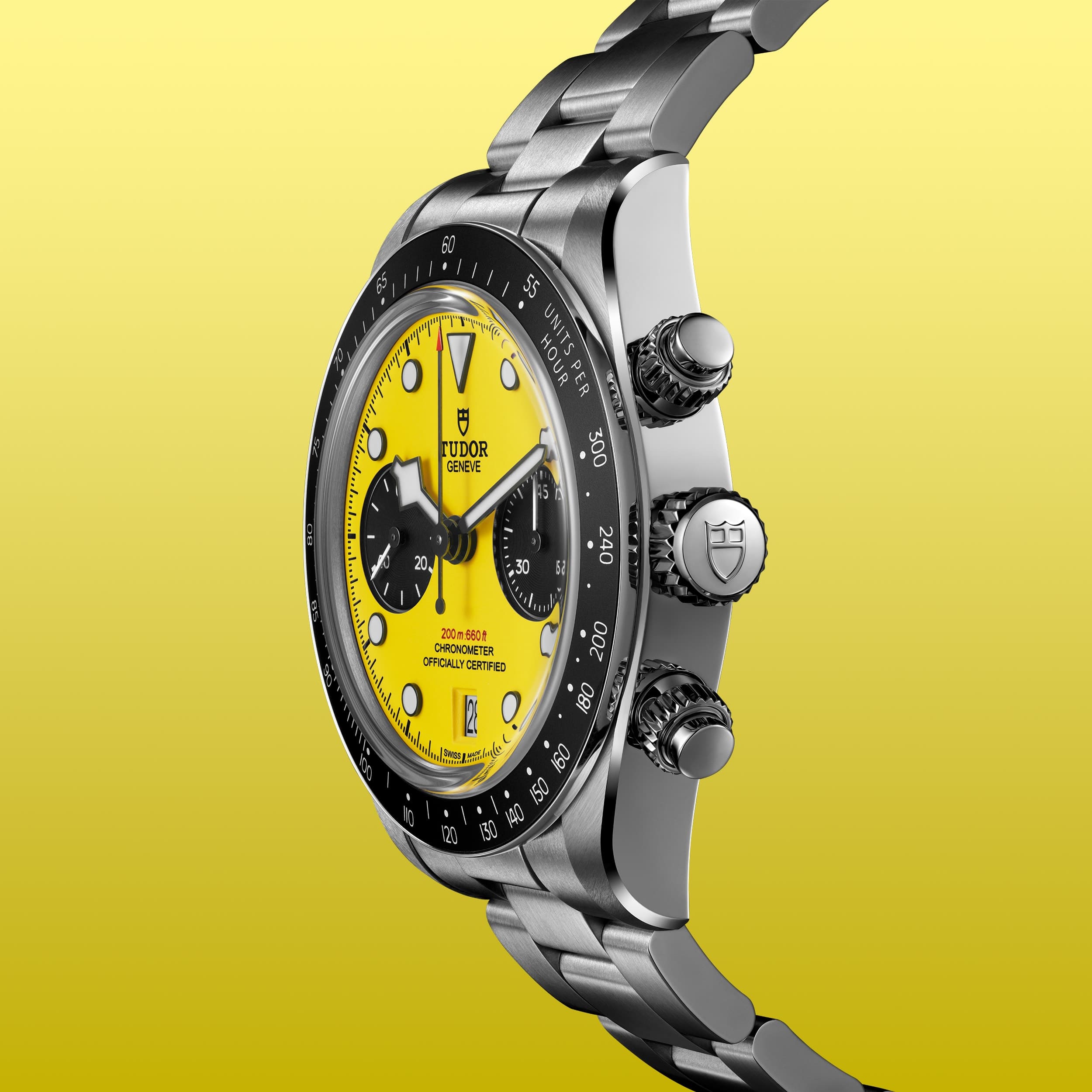 ساعة Tudor Black Bay Chrono 39 (M79310N-0001): “Bumblebee” تُنحّف العلبة وتُبقي على حركة COSC بعجلة الأعمدة