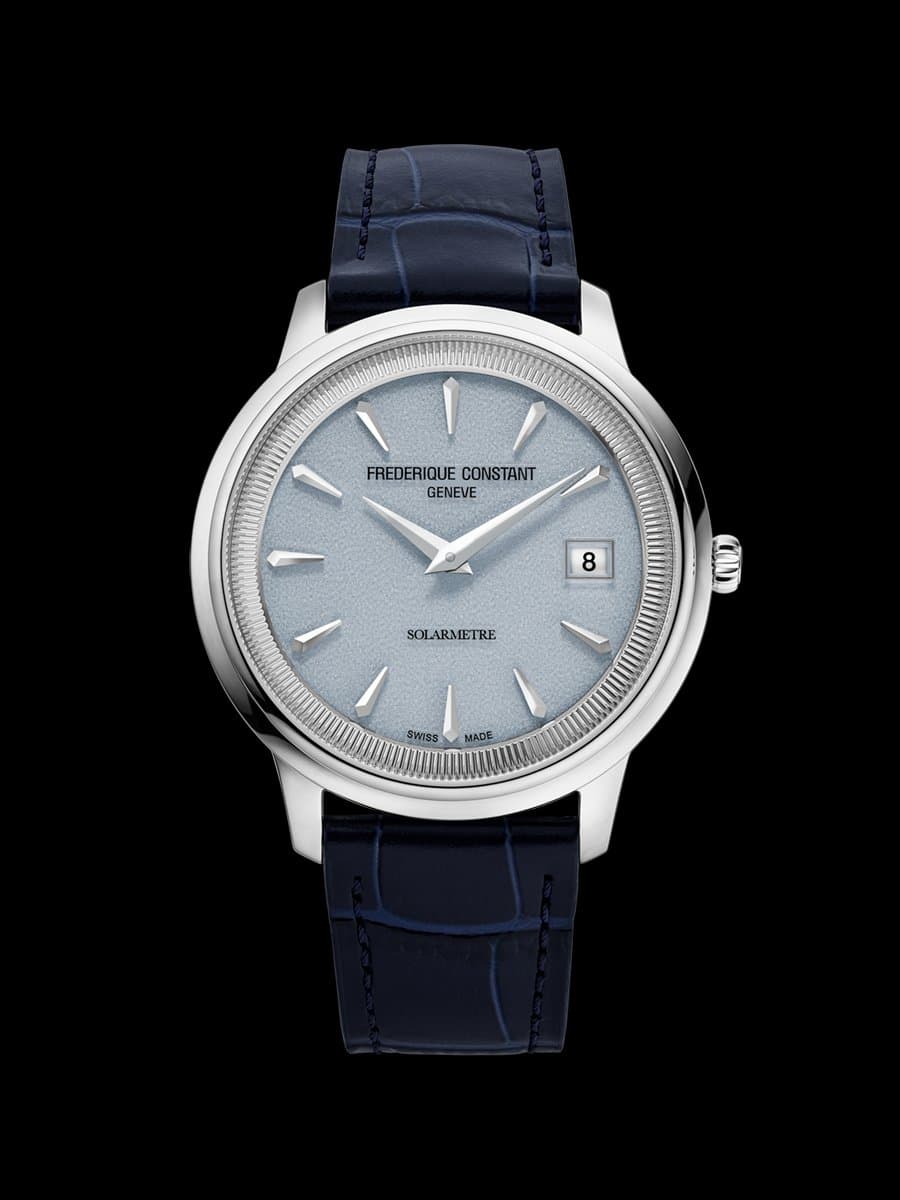 فريدريك كونستان Classics Moneta Solarmetre — أول حركة شمسية للعلامة تحلّ في ساعة أنيقة بحافة عملة بأقلّ من £1,000