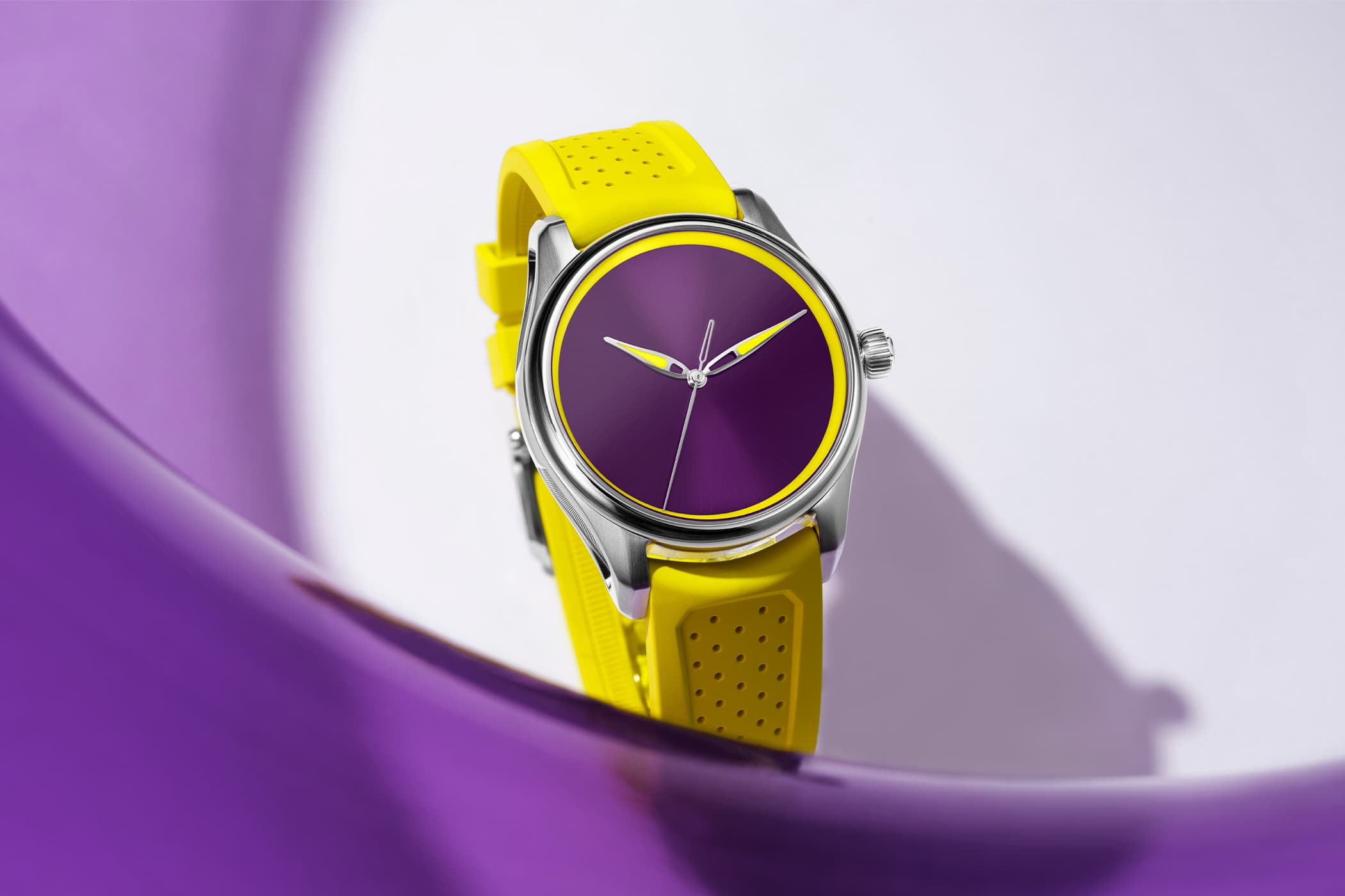 H. Moser & Cie. Pioneer Centre Seconds "Sun Berry": A Limoncello-and-Berry Summer Concept Dial