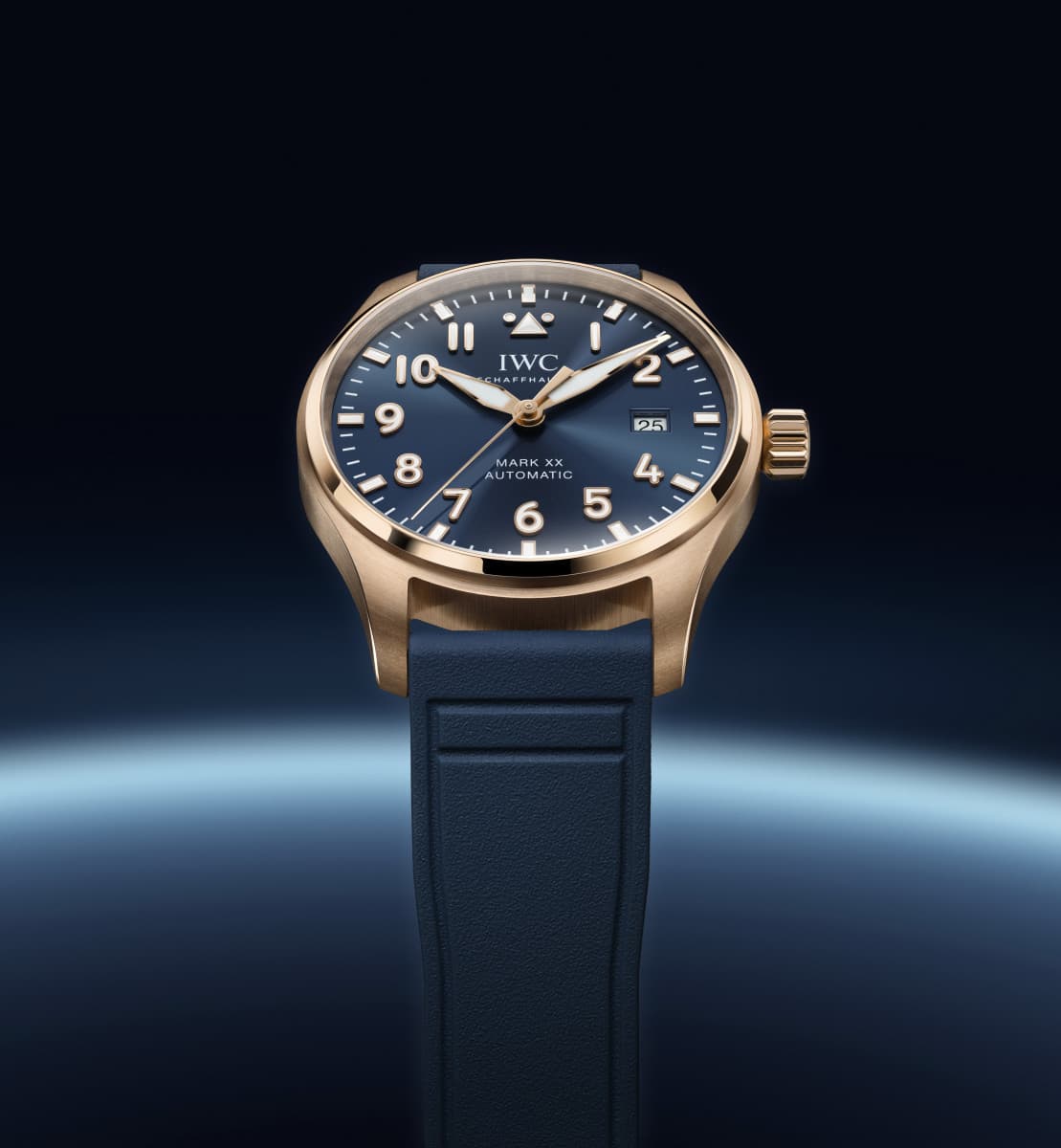 IWC ساعة الطيار مارك XX لو بوتي برانس: فولاذ (IW328221) وذهب 5N عيار 18 (IW328301) — احتياطي 120 ساعة يلتقي بالأمير الصغير