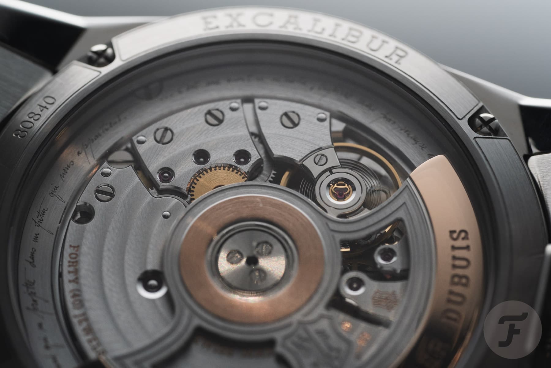 Roger Dubuis Excalibur Biretrograde Calendar Steel (DBEX1209): أرخص ساعة بختم جنيف في الفولاذ