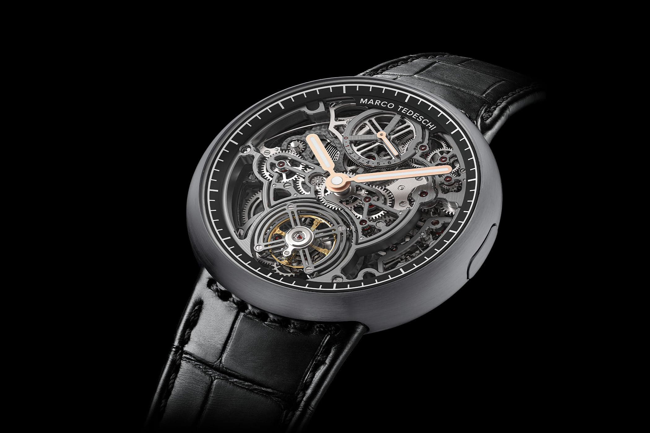 ساعة Marco Tedeschi MT1.1 Le Tourbillon 7 Jours — إعادة تسمية Kross Studio وتورّبيون طائر بلا تاج وبلا أطراف