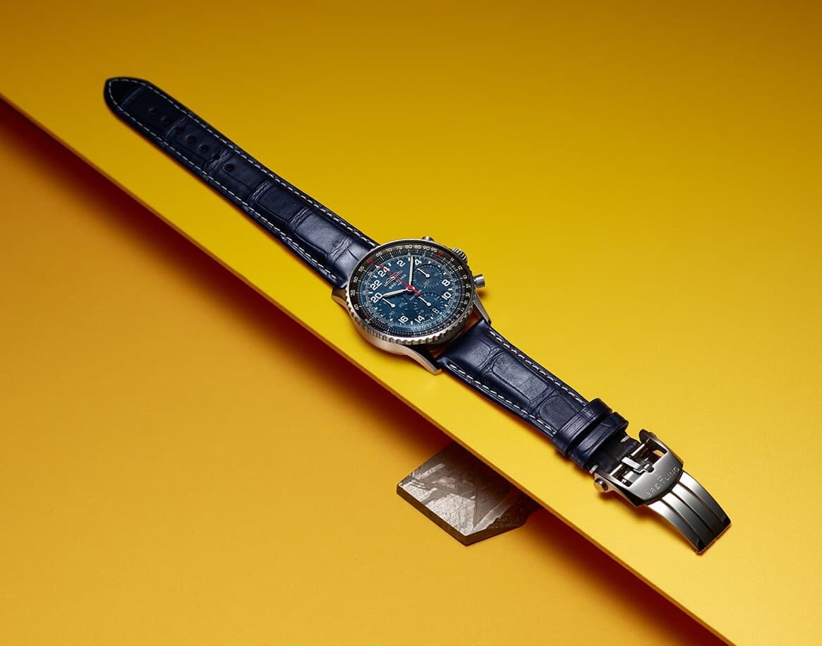 بريتلينغ نافيتايمر B02 كوزمونوت Artemis II (AB02307A1C1P1): ميناء نيزكي وعرض 24 ساعة وساعة طارت فعلاً