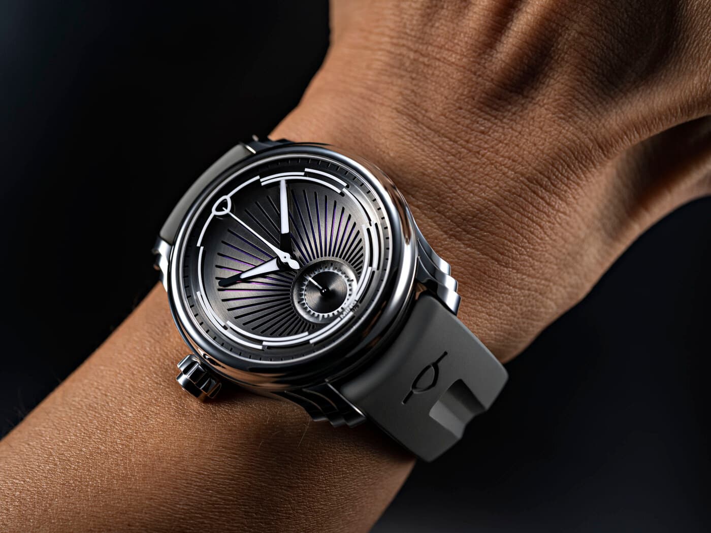 صعود العنقاء: كرونوغراف Destro Monopusher من MING تحفة متغيّرة الألوان