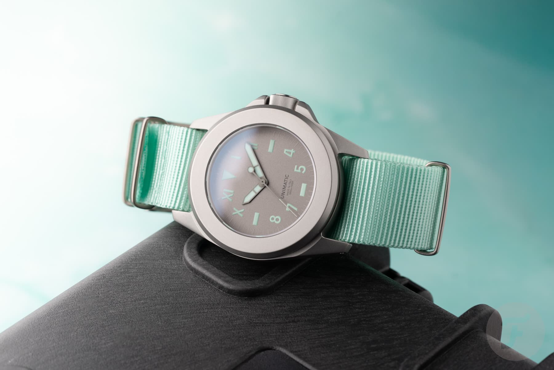 Unimatic Modello Quattro U4S-T-LB: 40mm Titanium Field Watch With Half-Arabic Half-Roman Dial (LE 300)