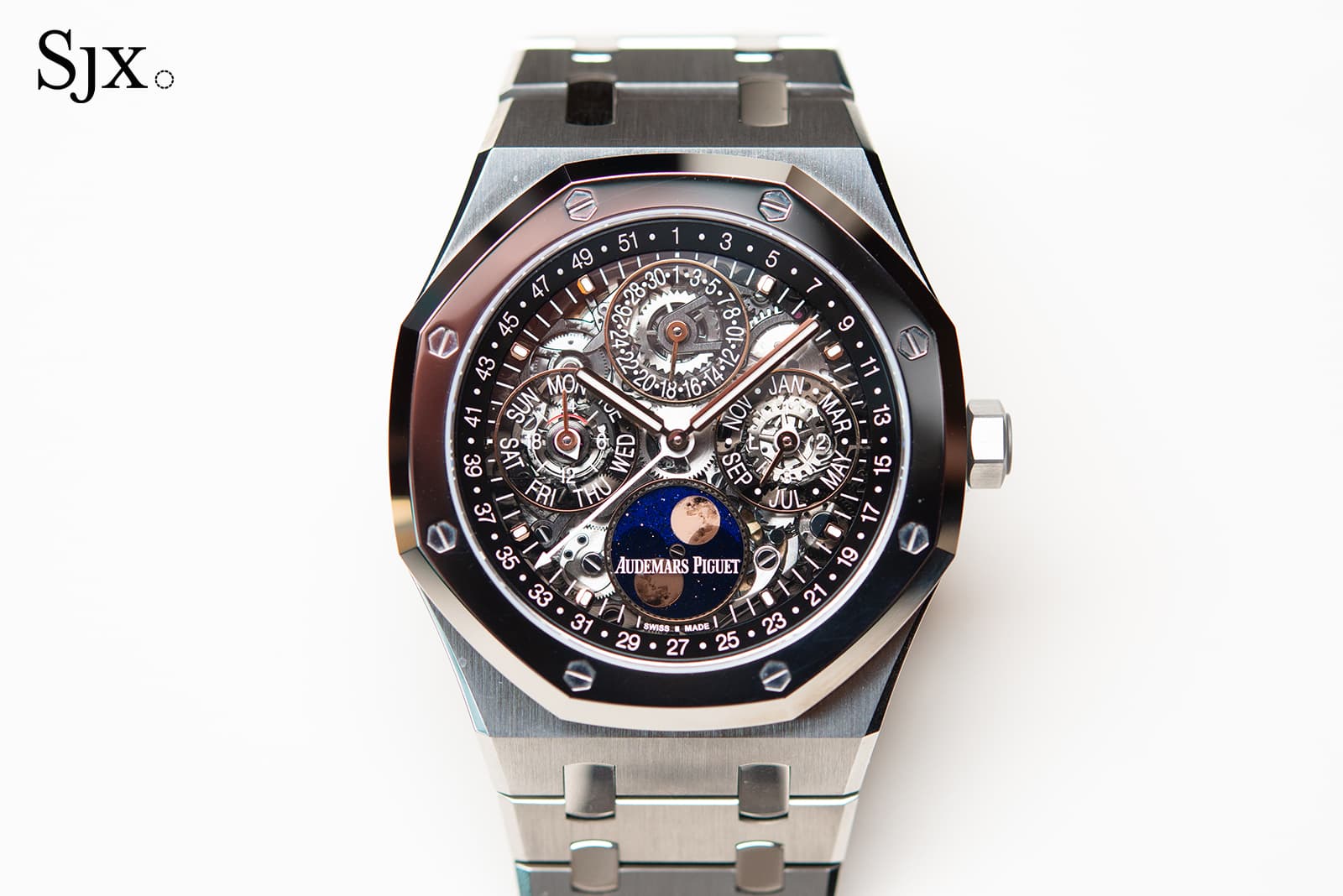 AP Breaks New Ground at W&W 2026: Royal Oak Perpetual Calendar Openworked in Titanium — Meet Calibre 7139