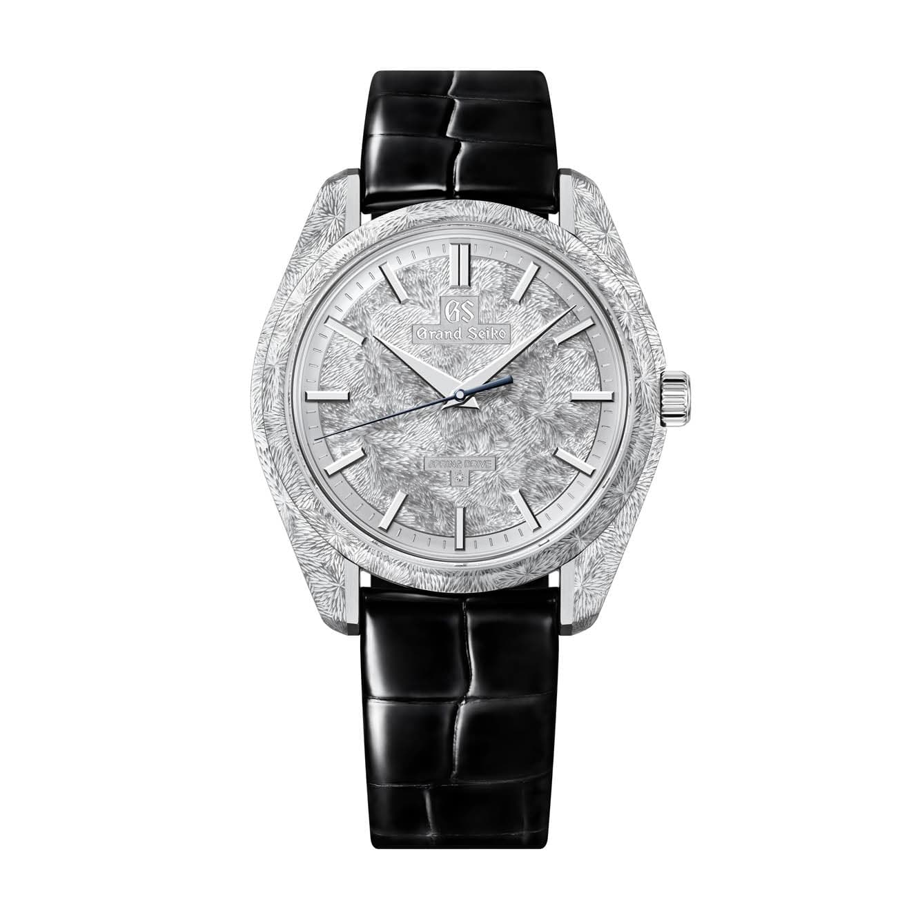 جراند سيكو SBGZ011 «الشلال الغامض»: ساعة Spring Drive من البلاتين المنقوش يدوياً من ورشة Micro Artist Studio — ووتشيز آند ووندرز 2026 (50 قطعة)