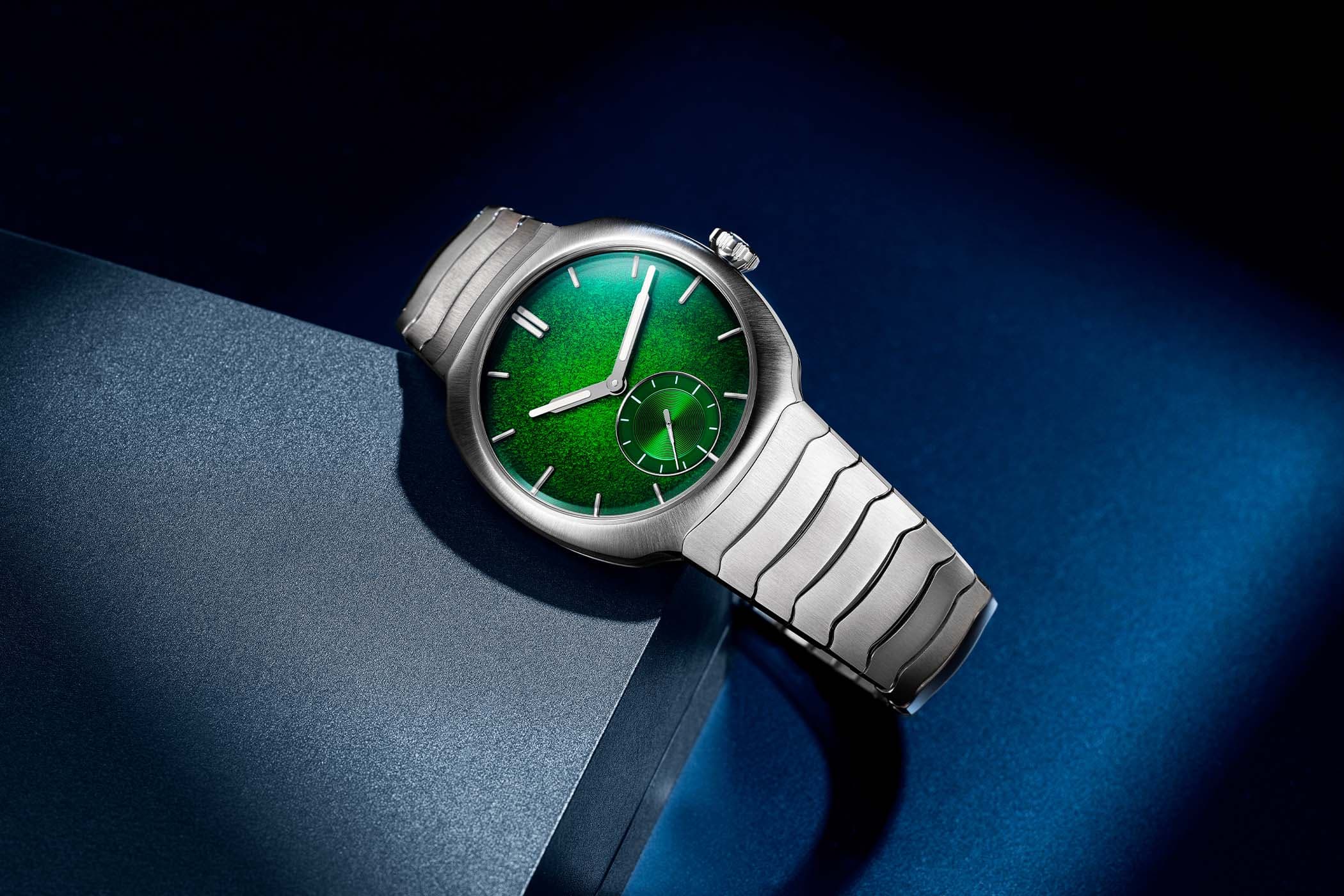H. Moser & Cie. Streamliner Small Seconds Lime Green Enamel: A Twelve-Firing Grand Feu Statement in Steel (Ref. 6500-1201)