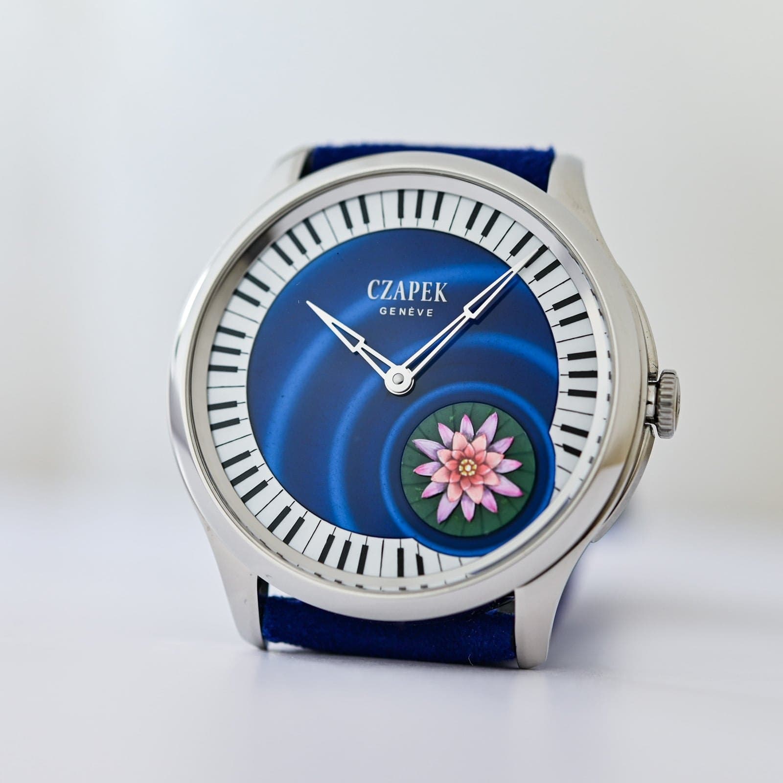 Czapek Promenade L'Écume des Jours: Boris Vian's water lily in Grand Feu enamel, 18 pieces