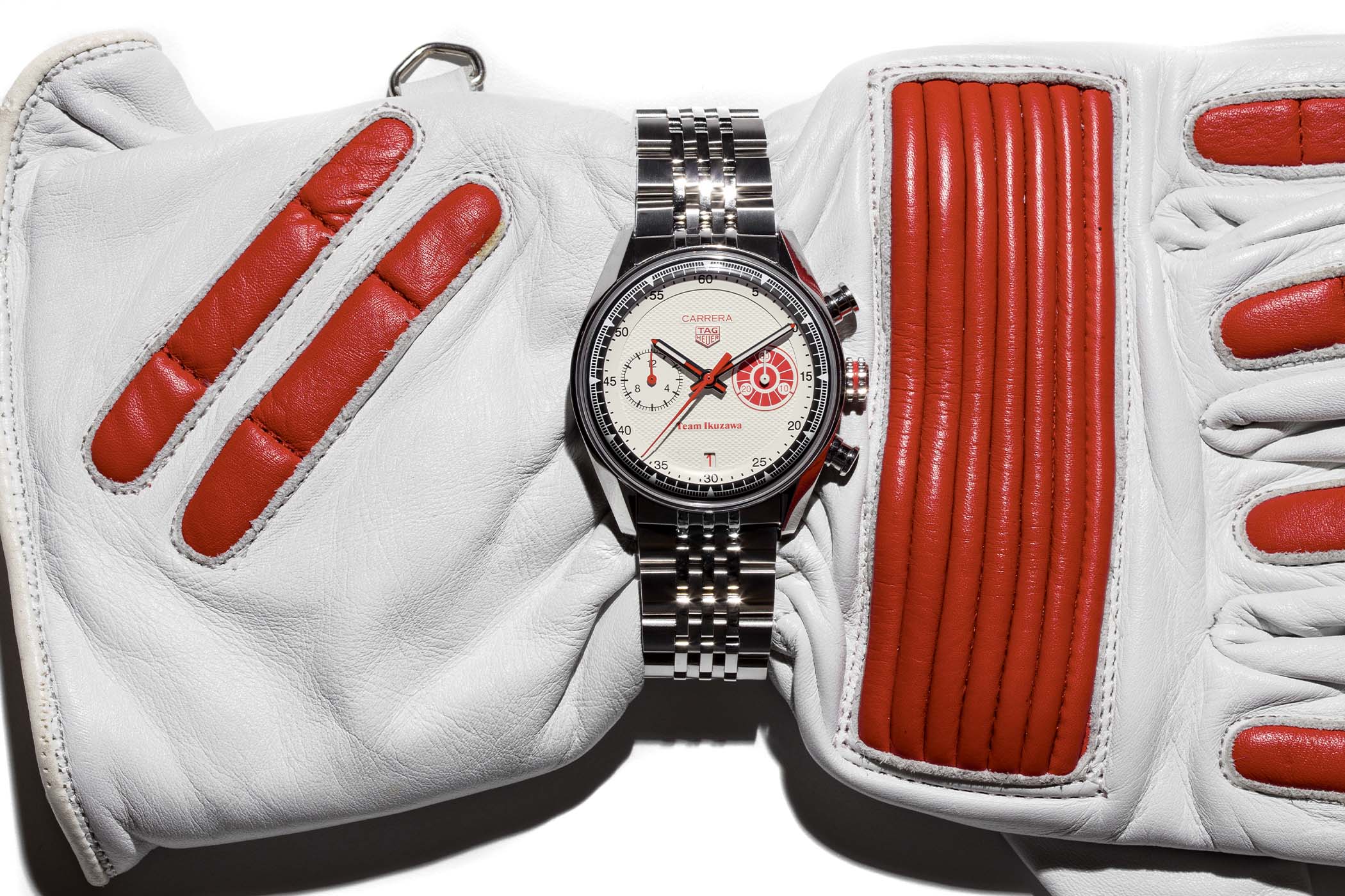 TAG Heuer Carrera Chronograph x Team Ikuzawa: The 39mm Glassbox in Japanese Racing Red and White, Limited to 150